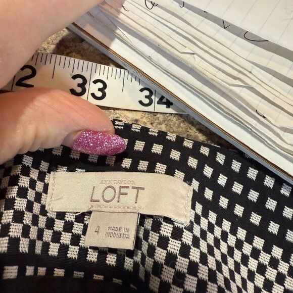 Loft size 4, black and white pencil skirt lined - Picture 4 of 9